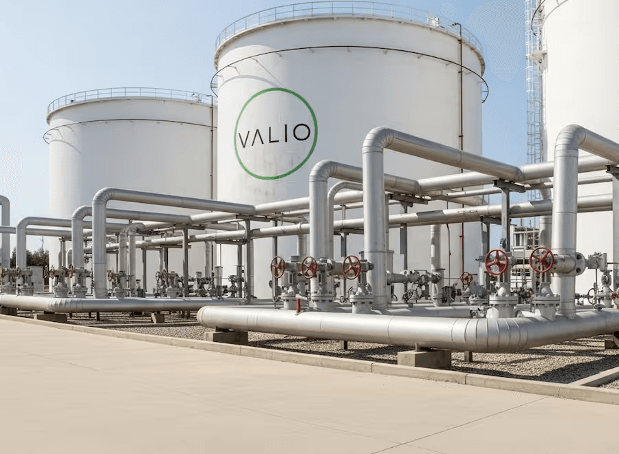 Instalación clasificada con tanques de almacenamiento y tuberías de seguridad